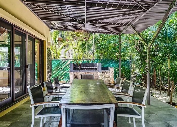 Hébergement de vacances Beautiful House In Playacar 4 Bedrooms With Ac