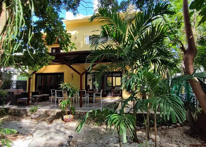 Hébergement de vacances Beautiful House In Playacar 4 Bedrooms With Ac *
